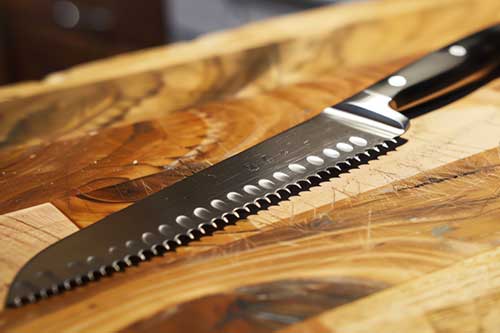 serrated-and-scalloped-knives